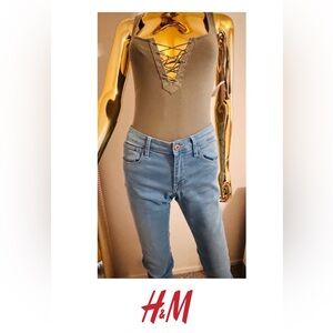 H&M Skinny Low Waist Light Blue Wash Ankle Zip Jeans, Denim, Size 31